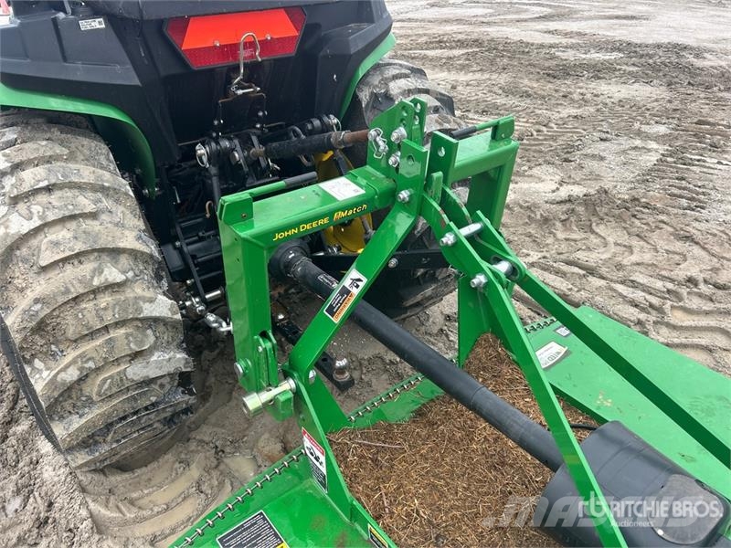 John Deere 3032E 4WD Utility Tractor Трактори