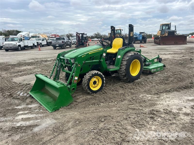 John Deere 3032E 4WD Utility Tractor Трактори