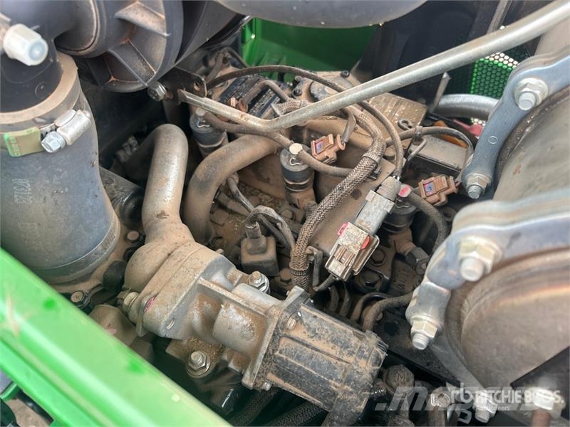 John Deere 3032E 4WD Utility Tractor Трактори