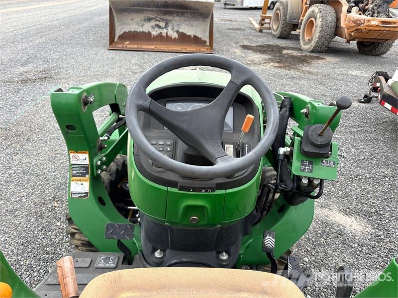 John Deere 3032E 4WD Utility Tractor Kompaktni (mali) traktori