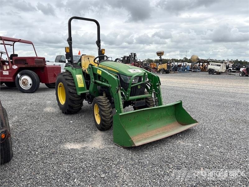 John Deere 3032E 4WD Utility Tractor Kompaktni (mali) traktori