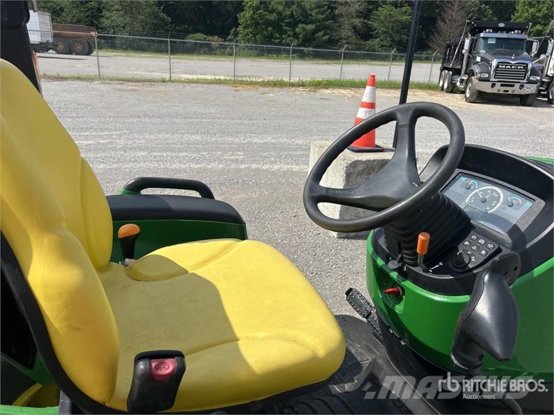 John Deere 3033R 4WD Utility Tractor Naudoti kompaktiški traktoriai