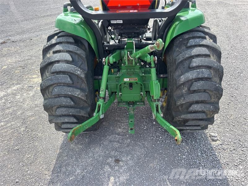 John Deere 3033R 4WD Utility Tractor Naudoti kompaktiški traktoriai