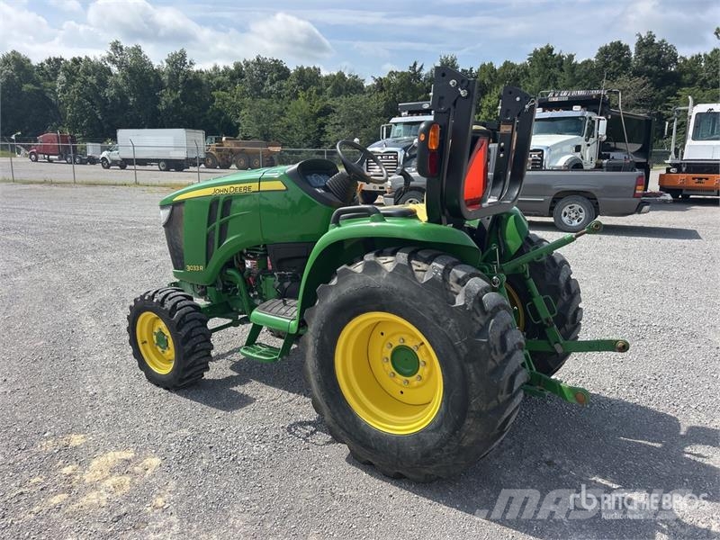 John Deere 3033R 4WD Utility Tractor Naudoti kompaktiški traktoriai