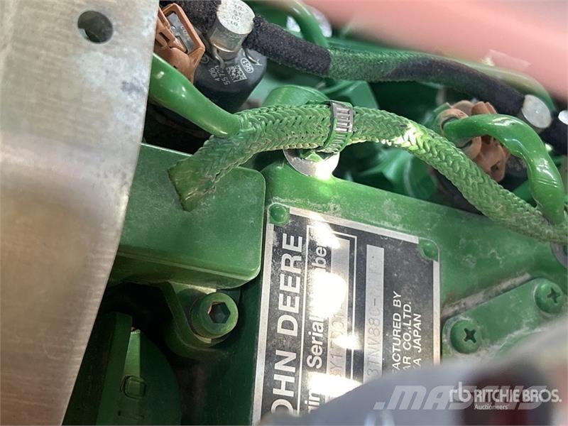 John Deere 3033R 4WD Utility Tractor Naudoti kompaktiški traktoriai