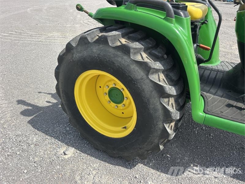 John Deere 3033R 4WD Utility Tractor Naudoti kompaktiški traktoriai