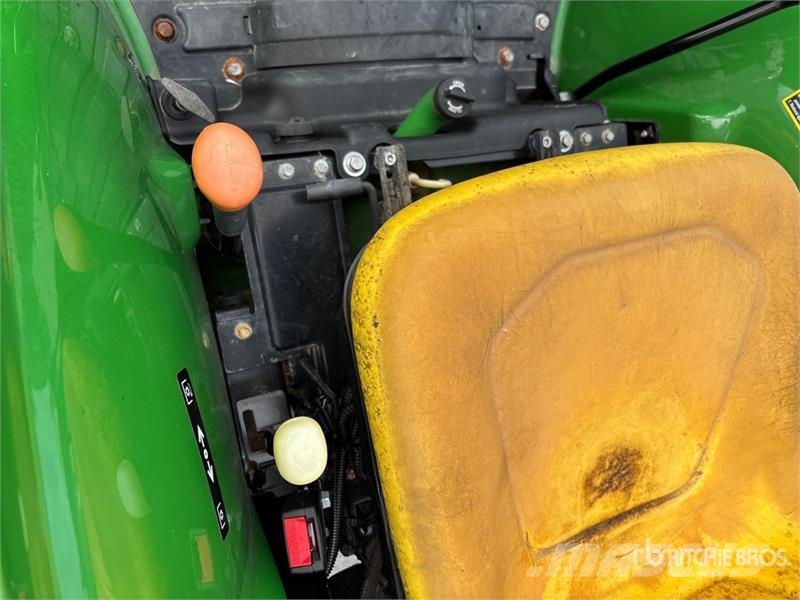 John Deere 3043D 4WD Tractor Traktorji