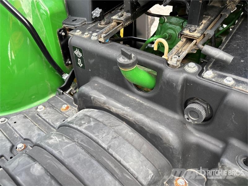 John Deere 3043D 4WD Tractor Traktorji