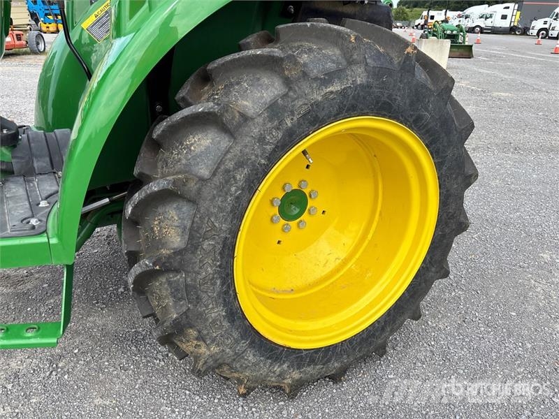 John Deere 3043D 4WD Tractor Traktorji