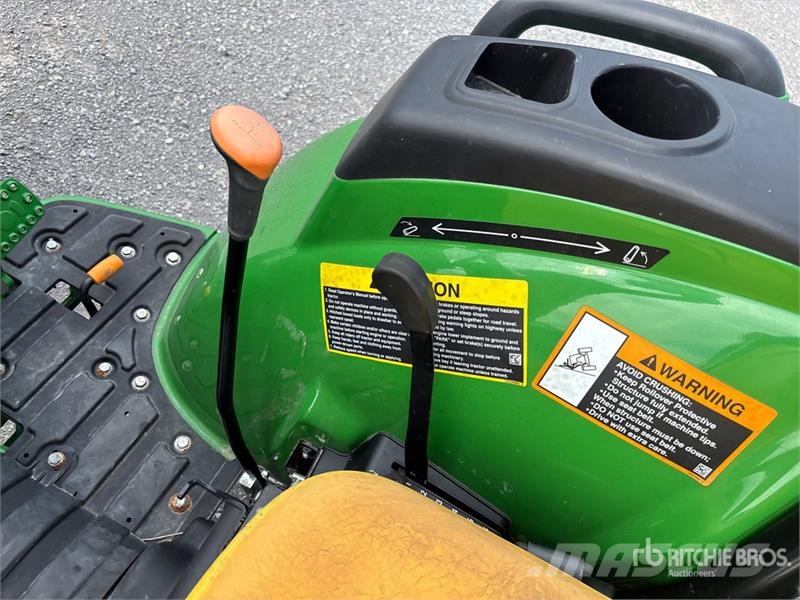 John Deere 3043D 4WD Tractor Traktorji