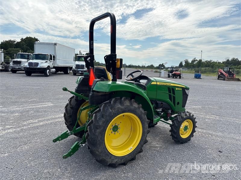 John Deere 3043D 4WD Tractor Traktorji