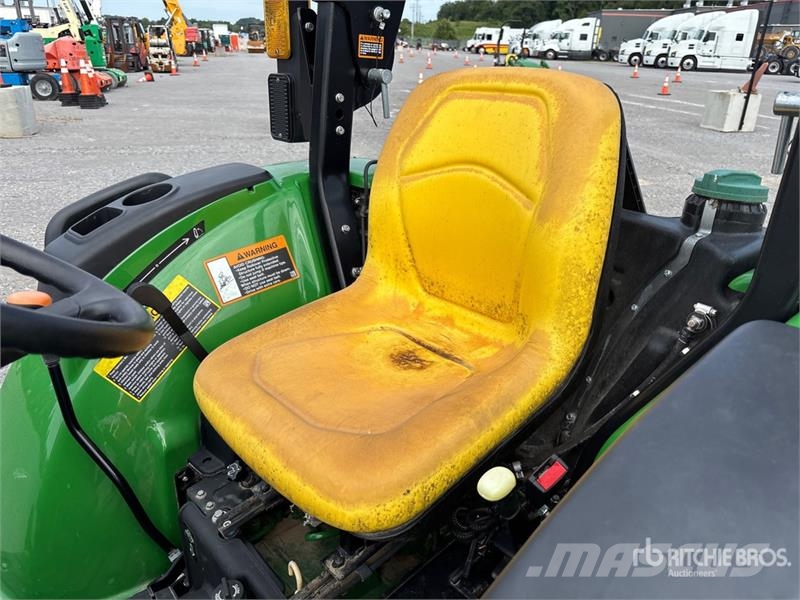 John Deere 3043D 4WD Tractor Traktorji