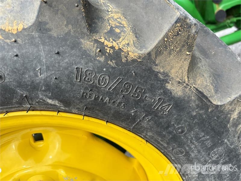 John Deere 3043D 4WD Tractor Traktorji