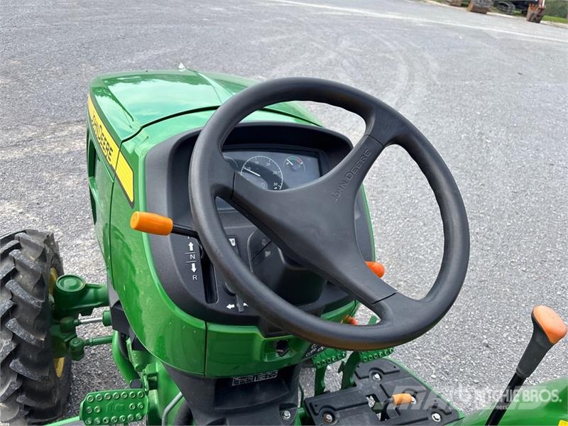 John Deere 3043D 4WD Tractor Traktorji