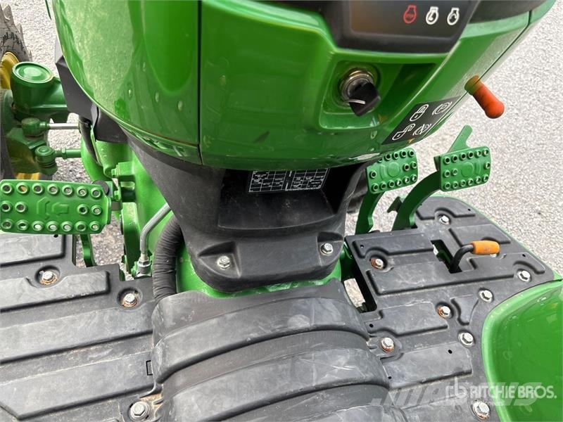 John Deere 3043D 4WD Tractor Traktorji