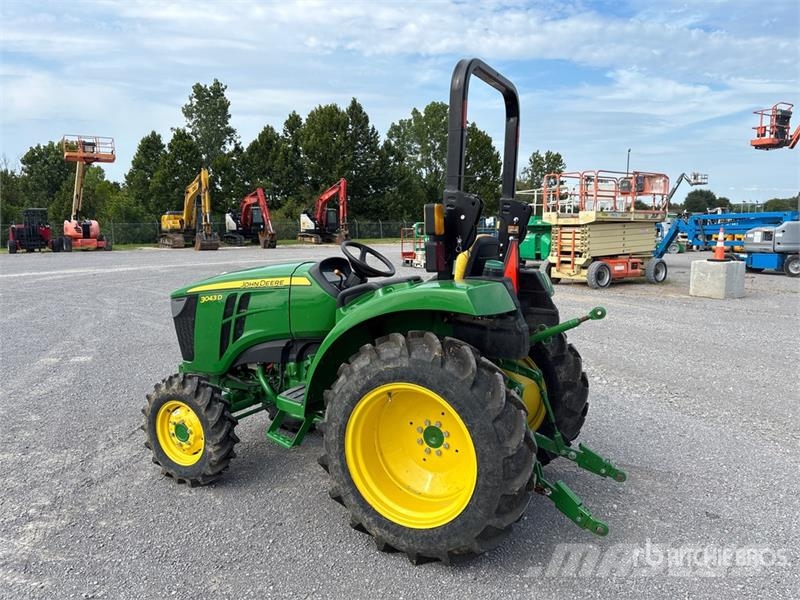 John Deere 3043D 4WD Tractor Traktorji