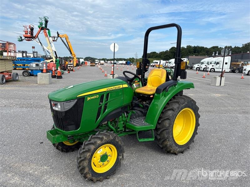 John Deere 3043D 4WD Tractor Traktorji