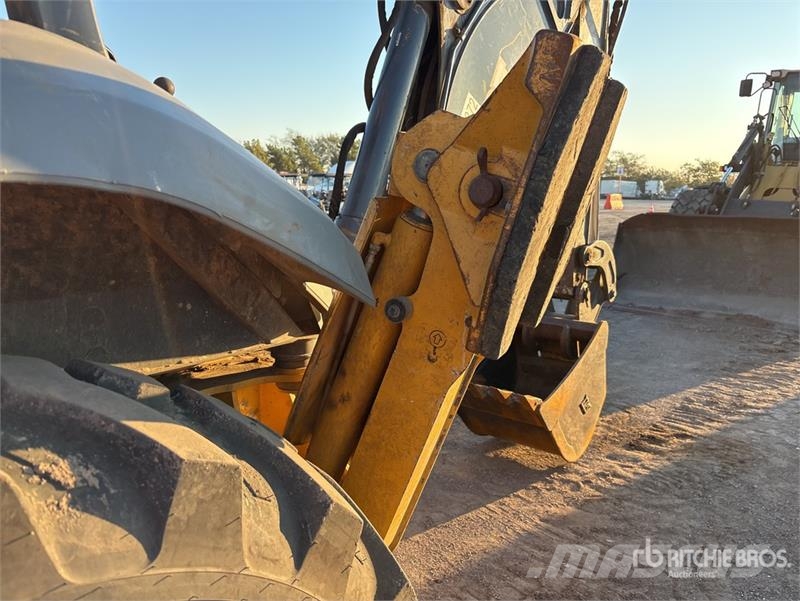 John Deere 310L EP 反鏟裝載機