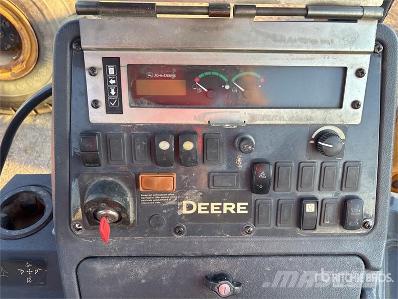John Deere 310L EP 反鏟裝載機