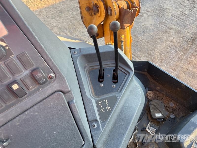 John Deere 310L EP 反鏟裝載機
