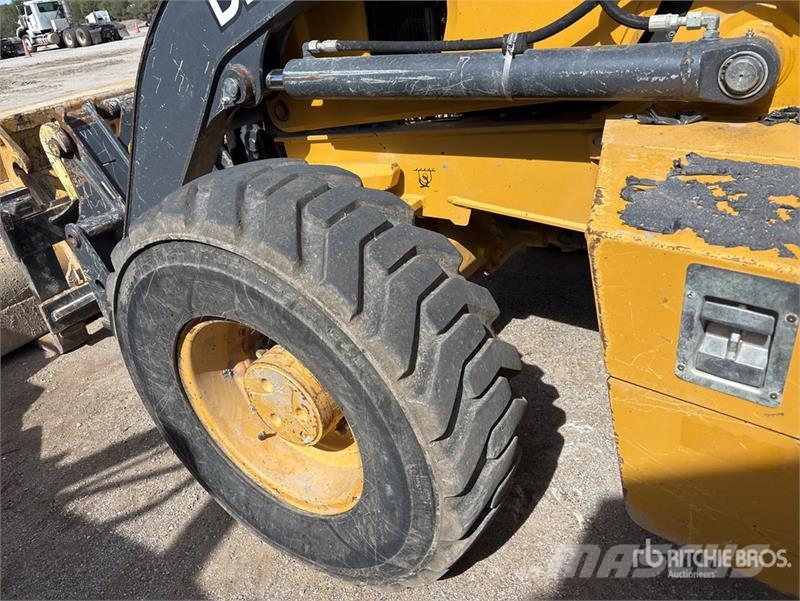 John Deere 310SL Ekskavatori-iekrāvēji
