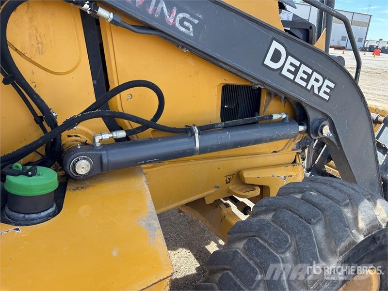 John Deere 310SL Ekskavatori-iekrāvēji