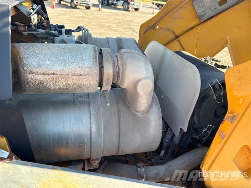 John Deere 310SL Backhoe