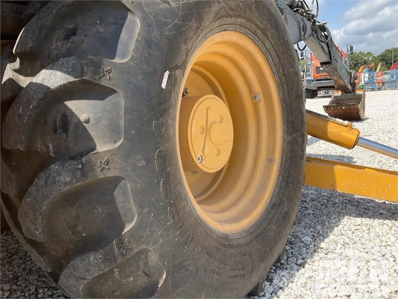 John Deere 310SL Экскаваторы-погрузчики