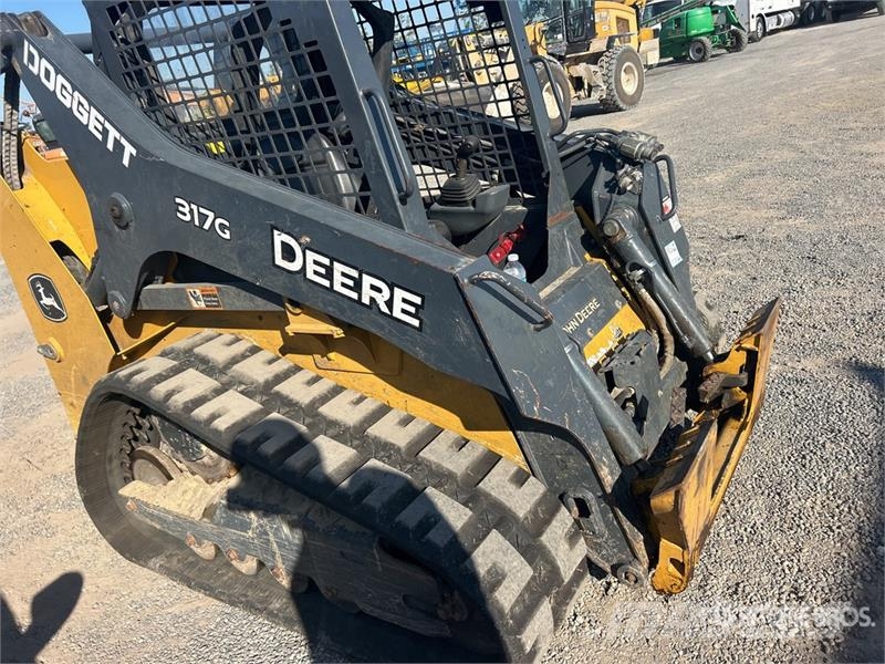 John Deere 317G Lietoti riteņu kompaktiekrāvēji