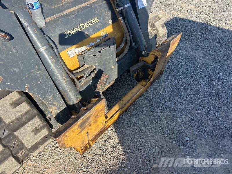 John Deere 317G Lietoti riteņu kompaktiekrāvēji