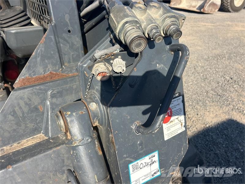 John Deere 317G Lietoti riteņu kompaktiekrāvēji