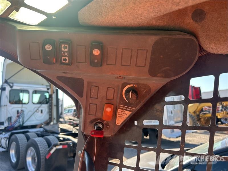 John Deere 317G Lietoti riteņu kompaktiekrāvēji