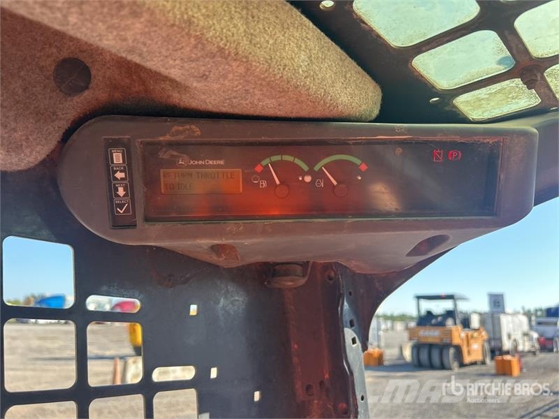 John Deere 317G Lietoti riteņu kompaktiekrāvēji