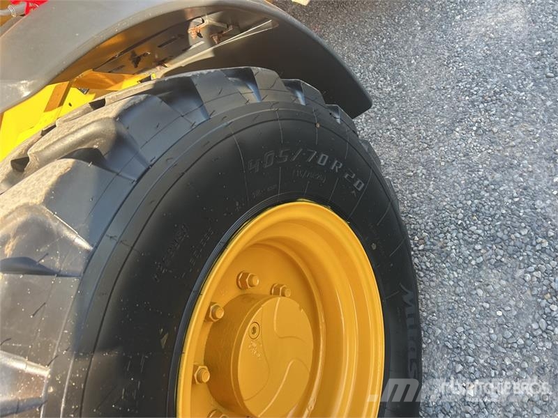 John Deere 324 P-Tier Wielladers