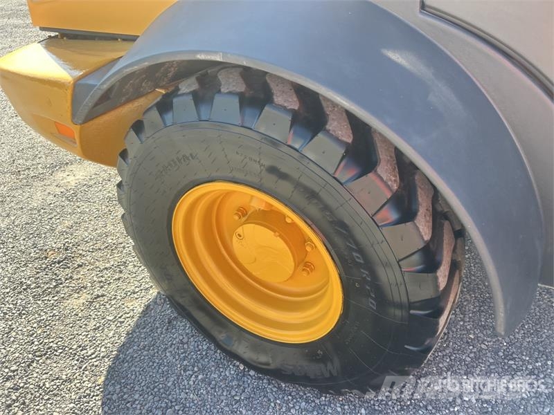 John Deere 324 P-Tier Rataslaadurid