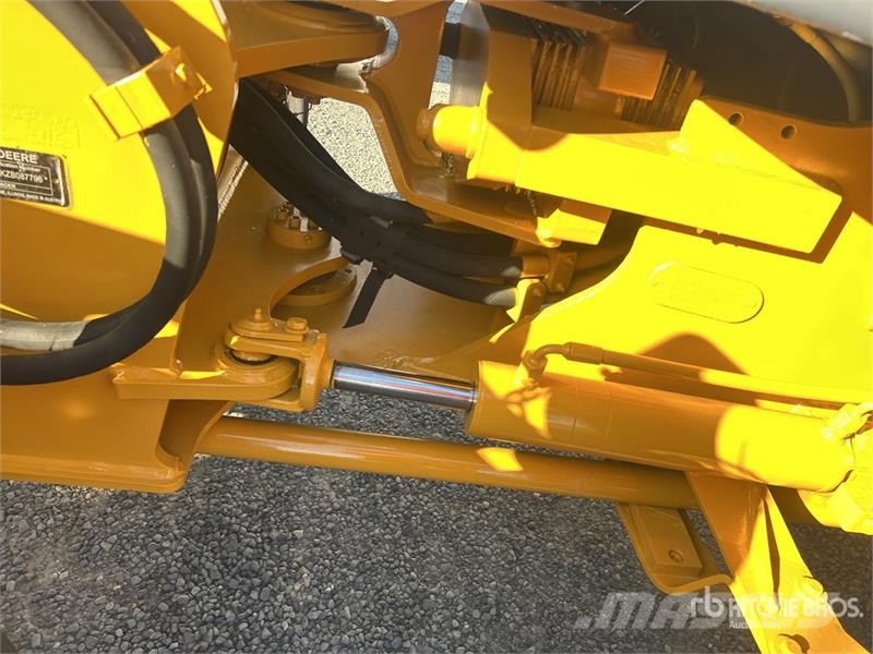John Deere 324 P-Tier Wielladers