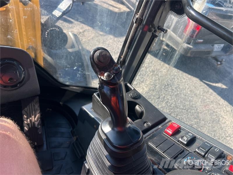 John Deere 324 P-Tier Wielladers