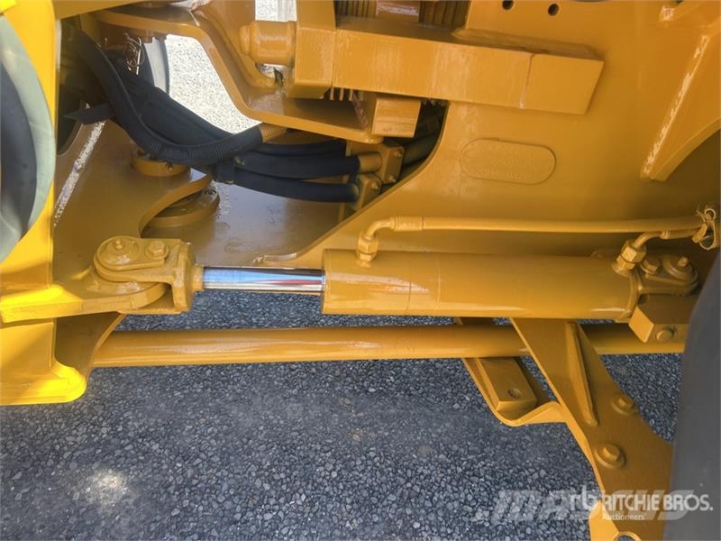 John Deere 324 P-Tier Rataslaadurid