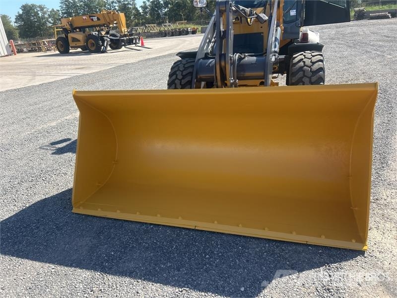 John Deere 324 P-Tier Rataslaadurid