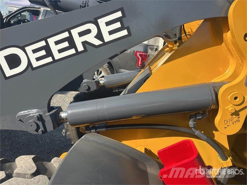 John Deere 324 P-Tier Wielladers