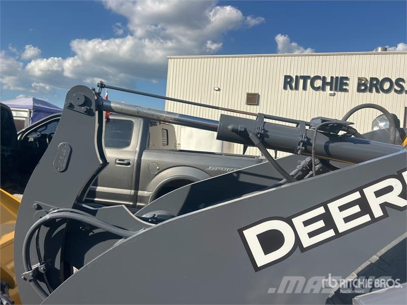 John Deere 324 P-Tier Wielladers