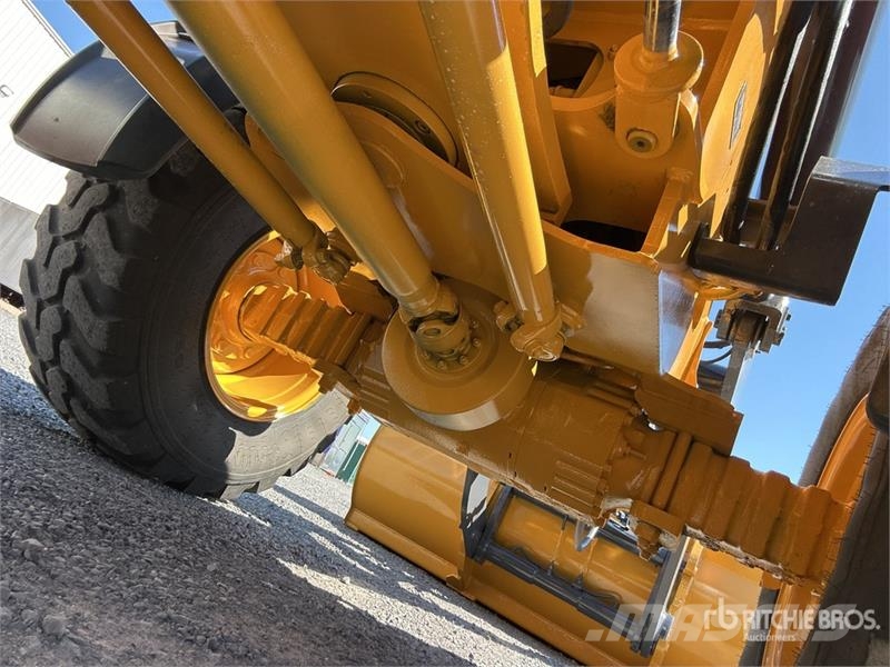 John Deere 324 P-Tier Kolesni nakladalci