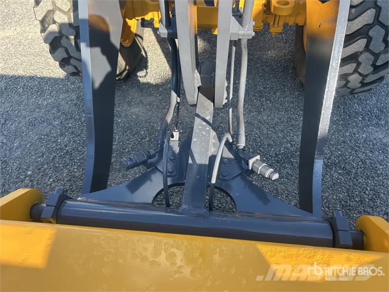 John Deere 324 P-Tier Wielladers