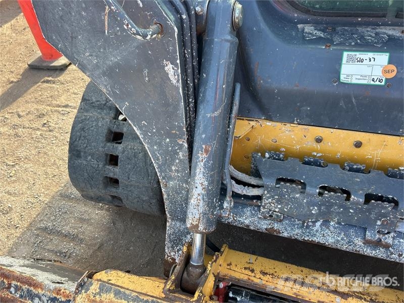 John Deere 325G Kompaktrakodók