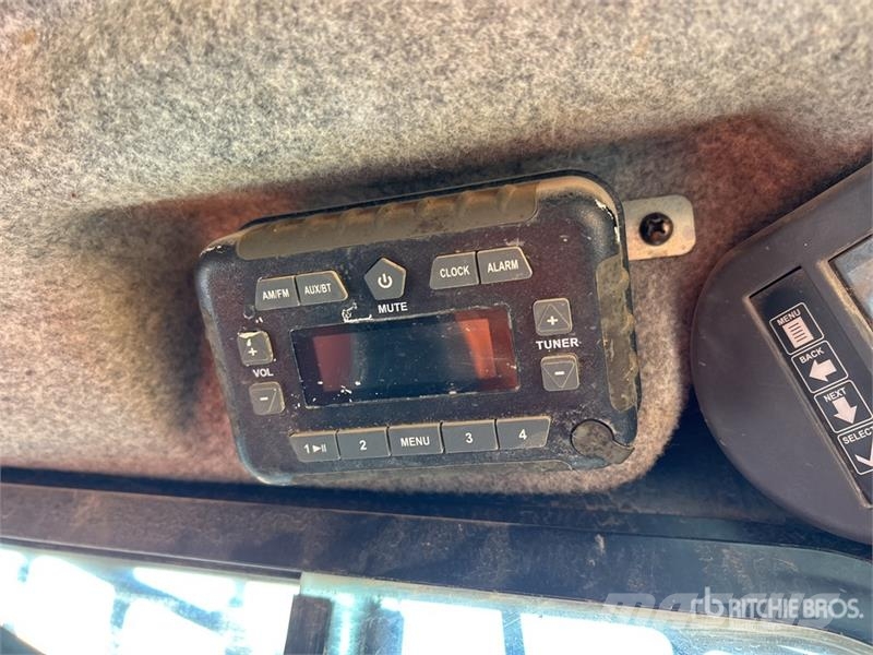 John Deere 325G Kompaktrakodók