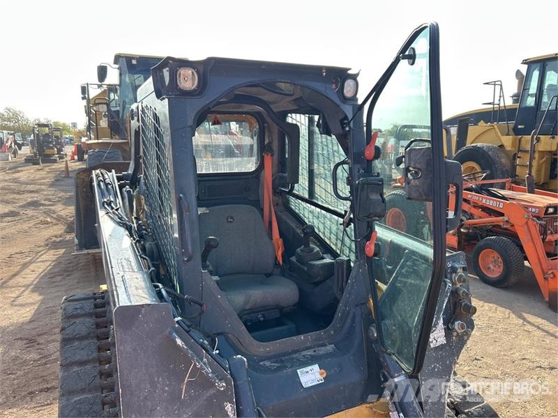 John Deere 325G Kompaktrakodók