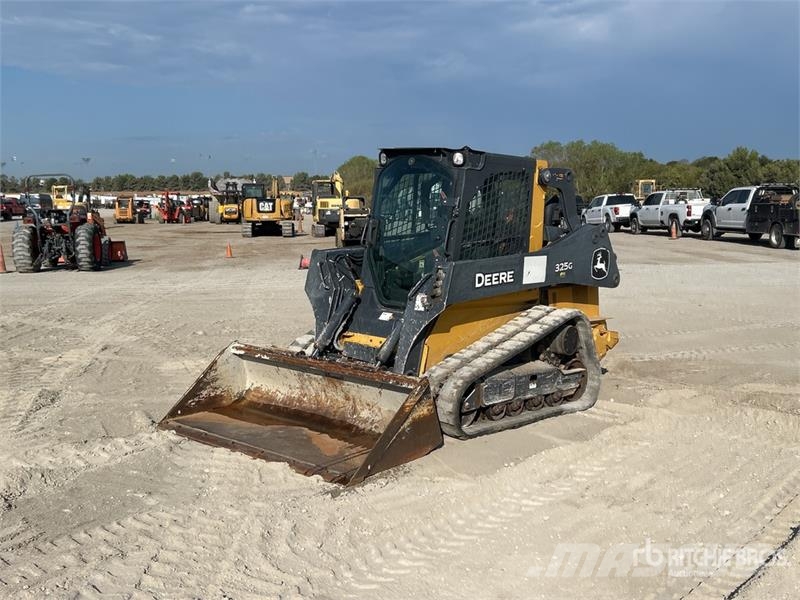 John Deere 325G Kompaktrakodók