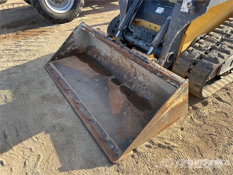 John Deere 325G Kompaktrakodók