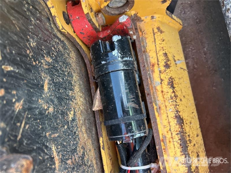 John Deere 325G Kompaktrakodók