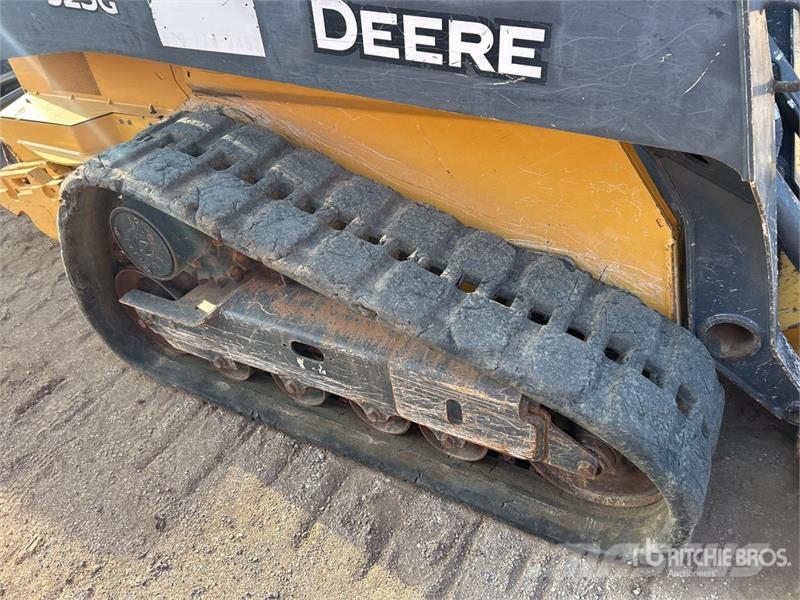 John Deere 325G Kompaktrakodók